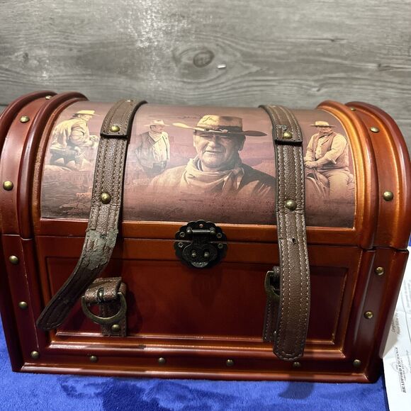 Bradford Exchange John Wayne Stagecoach Trunk Valet Box Hidden Compartment New - Picture 2 of 16